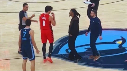 Video shows Ja Morant confronting Deni Avdija during a timeout