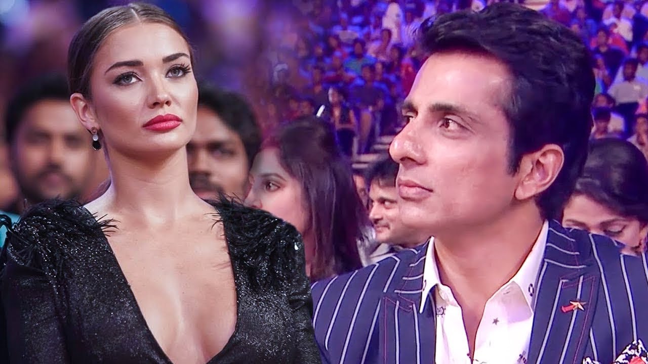 Sonu Sood And Amy Jackson Look Stunning At South Award Show