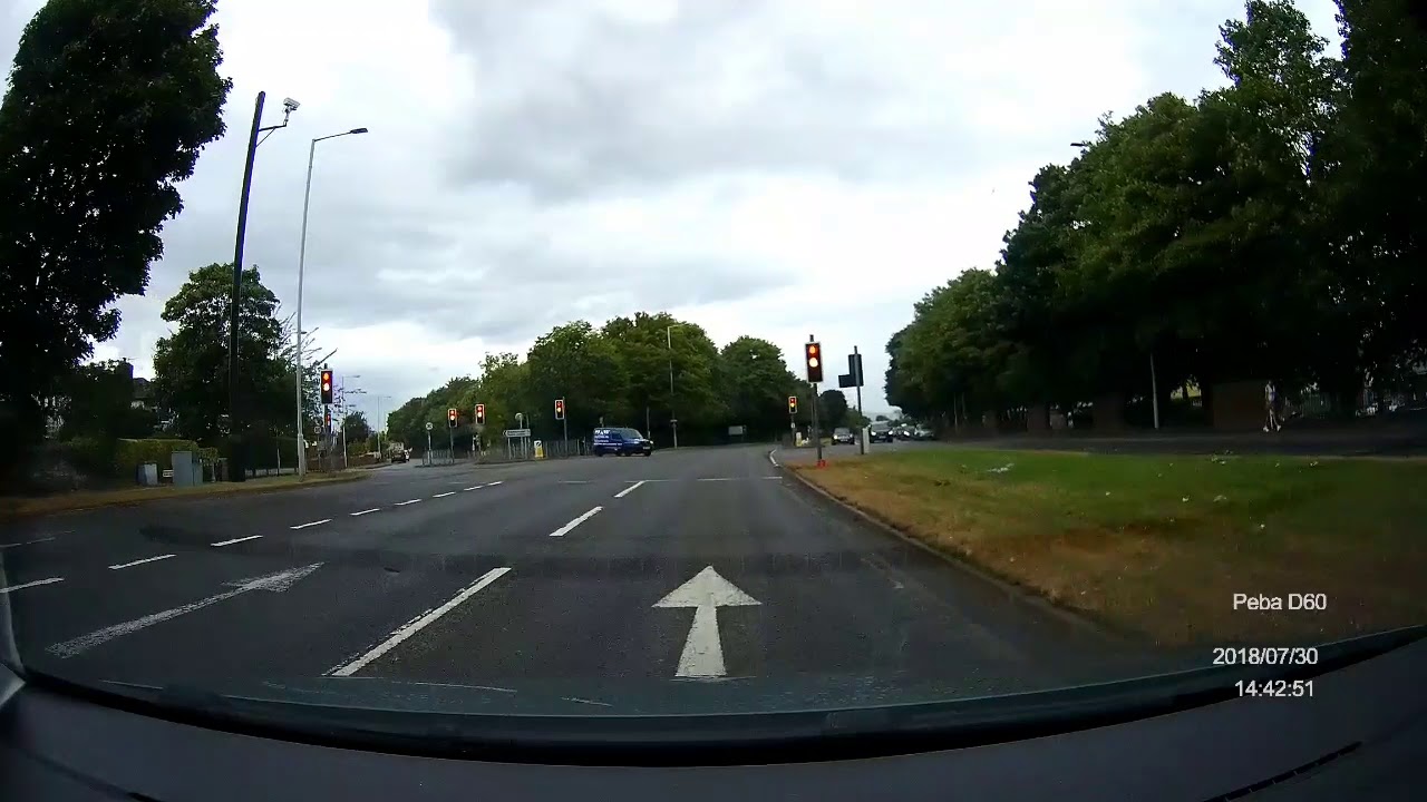 UK dashcam red light jump