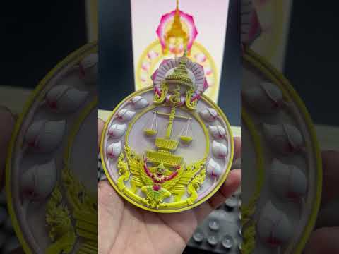 โคตรคูล! โชว์ทำโมเดล 3D ตราสัญลักษณ์ ลงสีทีละจุด ละเอียดเกินเบอร์! 💖