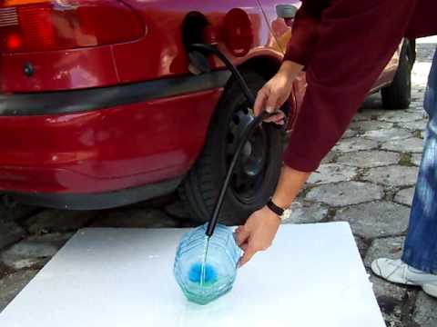Video: Ako odstránim škvrny od benzínu z auta?