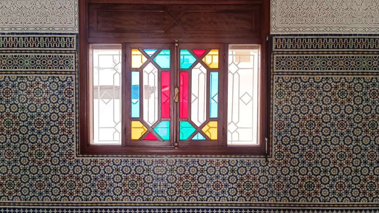 (تباعت)ڤيلا للبيع في حي الرياض الرباط ثلاث طوابق موقع رائع مساحة 600متر