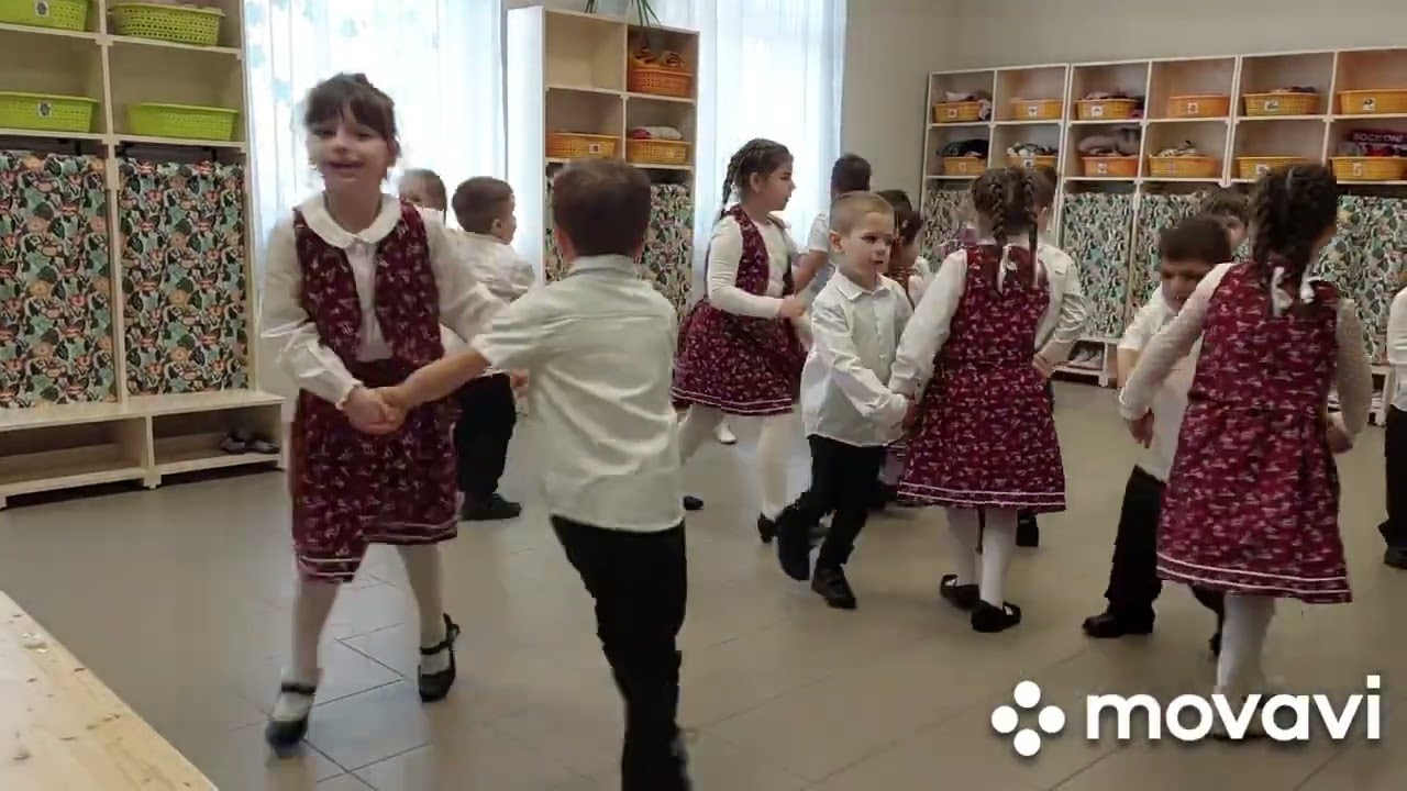 Szedtem szép rózsámat...                              Tánckuckós gyerekek műsora