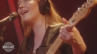 Julia Jacklin - "The Hardest Thing" (Live for World Cafe