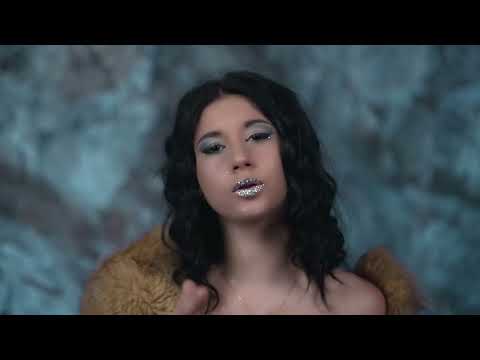 Loma Official Clip Officiel