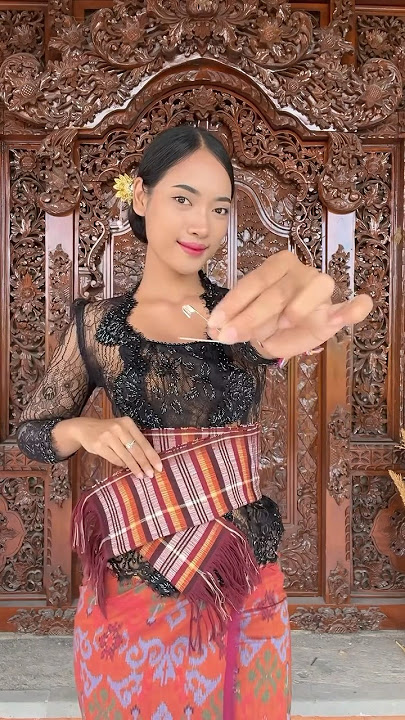 TUTORIAL MEMAKAI SELENDANG TENUN PAPLEDONAN YG LGI TREND DIKALANGAN CIWI CIWI🤭 #fypshorts #kebaya