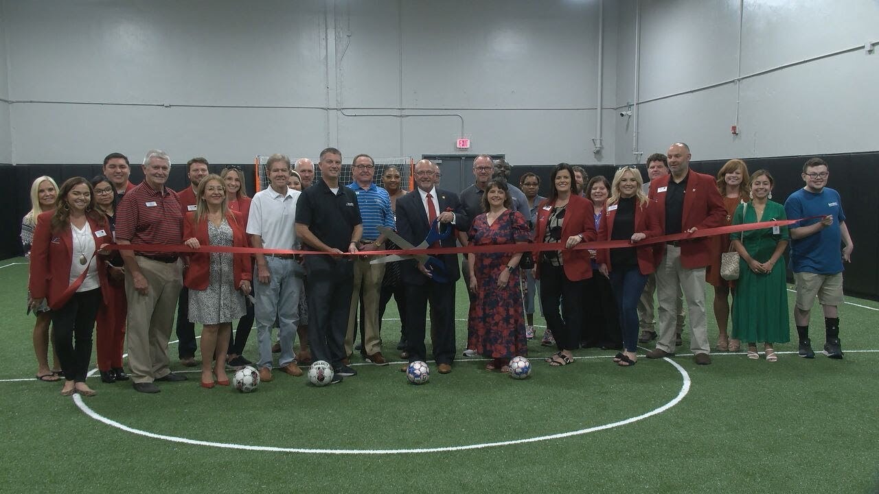Jonesboro Youth Center opens its doors - YouTube