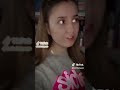У неї звичайні карі очі У неї звичайні карі очі