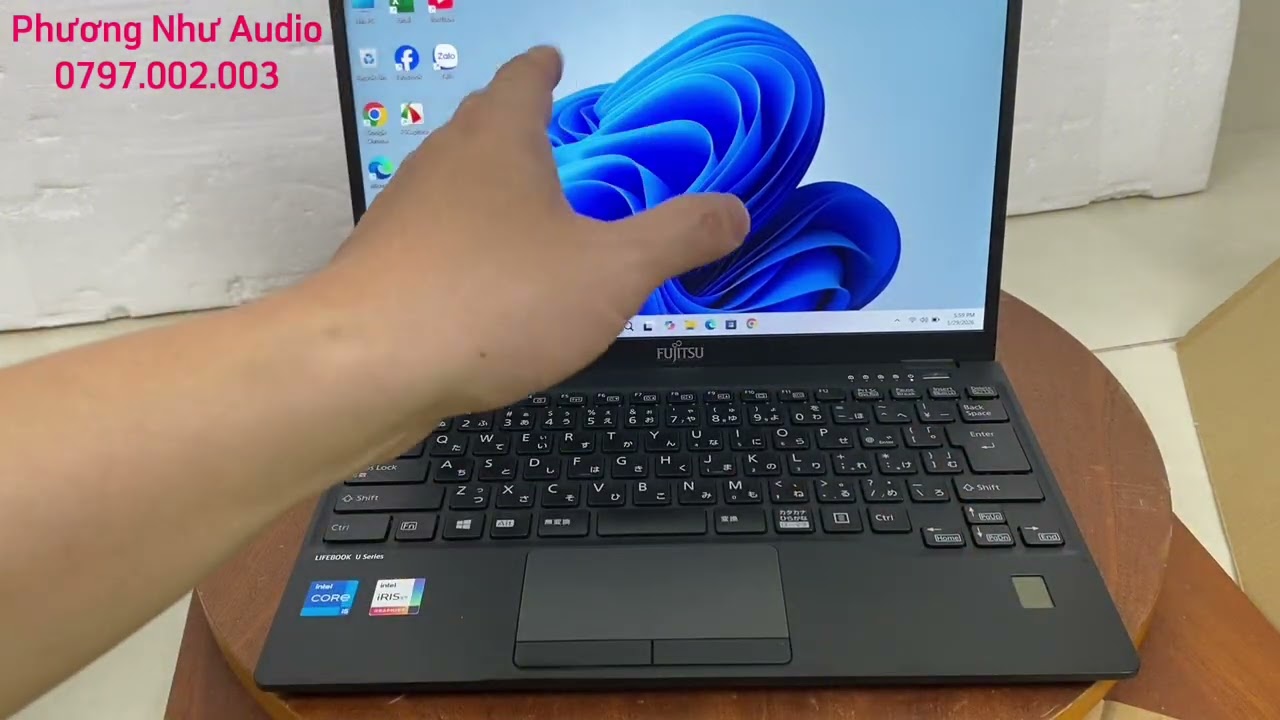 10c Fujitsu Lifebook U9311/F 2021, i5-1145G7/8G/256G, 13.3-inch