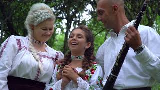 Adriana Muste - Mândră fată mama are