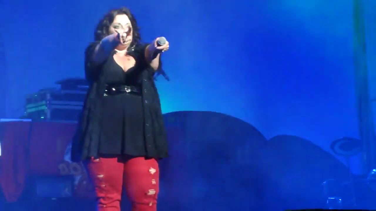 Look out Weekend - Debbie Deb (Live) (Freestyle Music) - YouTube