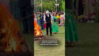 Cerimônia da Fogueira com queima de pedidos no dia de Santa Sara Kali em Pouso Alegre.