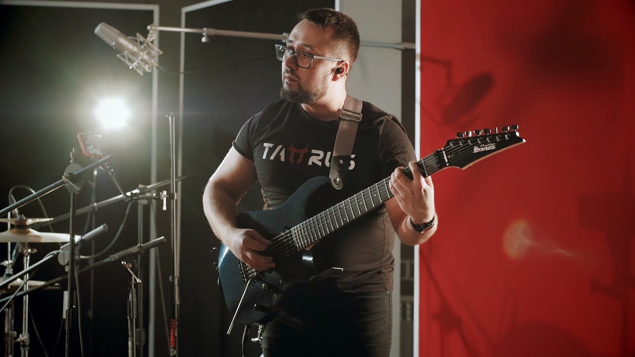 TAURUS - COR BOVIS (live in Red Box)