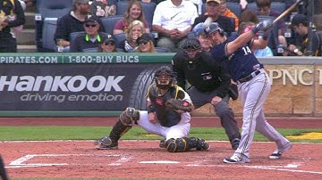 MIL@PIT: Perez knocks in Segura with single to center