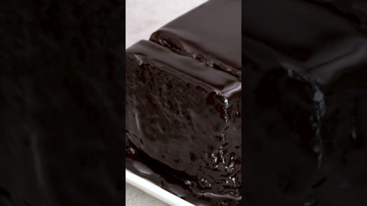 The Best Moist Chocolate Cake – Rich, Fudgy & Irresistible!