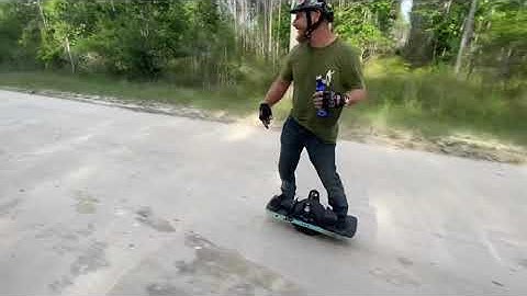 Bart Miller rides his OneWheel  27.8mph and maxes out a CBXR Battery!