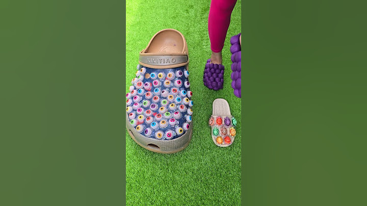 Super cool giant slippers 🦶🦶 grape slippers 🍇🍇🍇 #love #trending #slippers