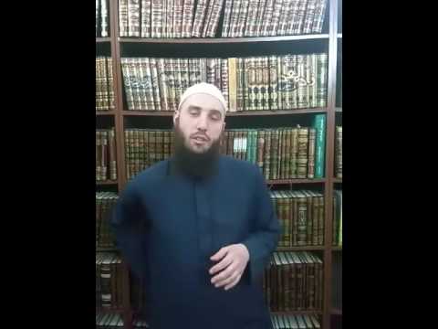 Hur ska man vara klädd när man ber? | Abu Dawud