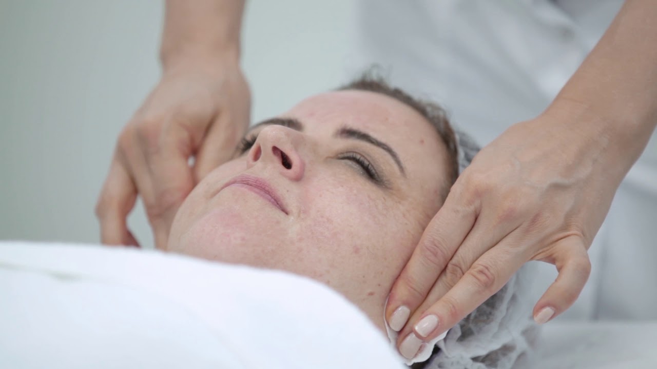 CLINICCARE Facial with Instant Painless Peel - replace chemical peels