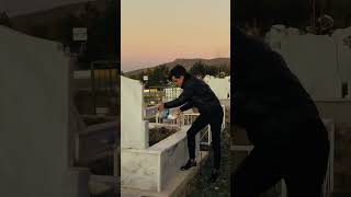 Her Delikanlının Bir Yarası Vardır