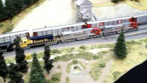 Santa Fe C44-9W Kato N Scale (2).mov