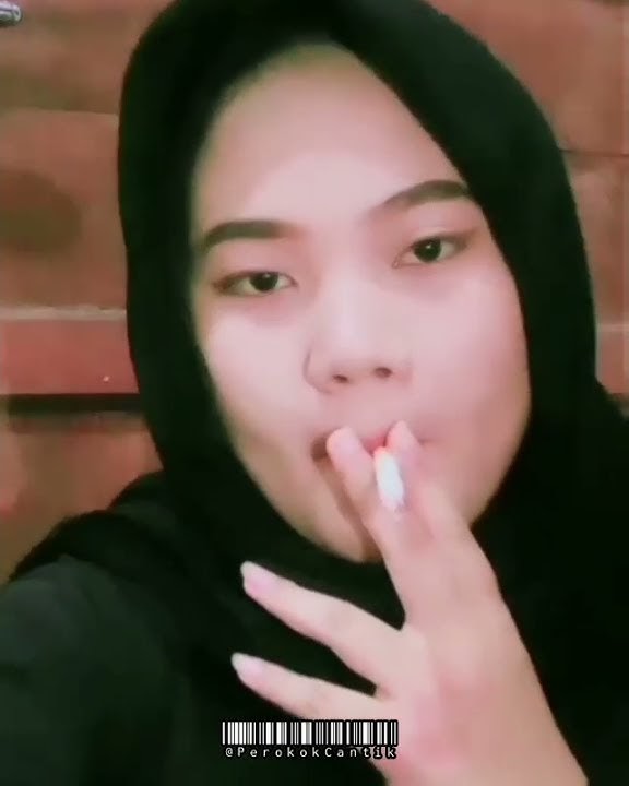Jilbab Cantik Merokok