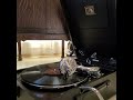 コロムビア ローズ ♪娘十九はまだ純情よ♪ 1952年 78rpm record. HMV Model No 102 Gramophone