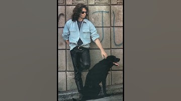 Jim Morrison’s leather look was so iconique. । The 27 Club