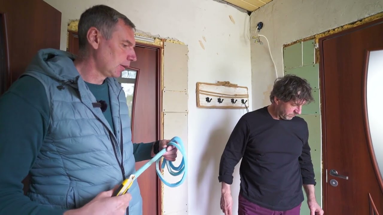 Izlīdzinošās grīdas ieklāšana.