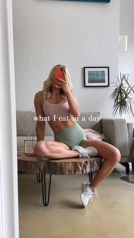 What I eat in a Day to stay fit, healthy and happy ☀️ Easy Recipes + Finding Balance