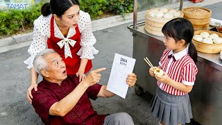 Gadis menolong kakek jatuh—tatapan kakek terpaku pada anak itu, mini sang CEO! Tes DNA geger!