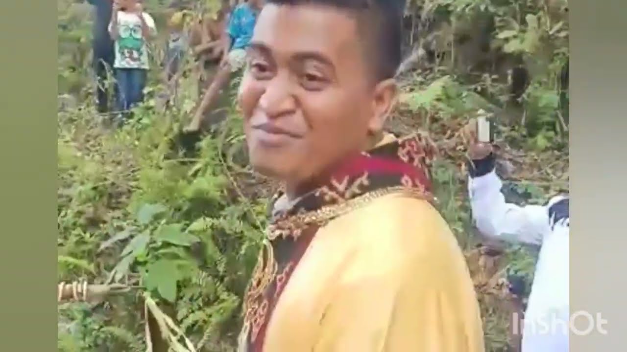 PENYAMBUTAN P.  HENDRA JUSTIAN,  SVD  ( HULER WÀIR )di WOLOKOLI - BOLA- MAUMERE