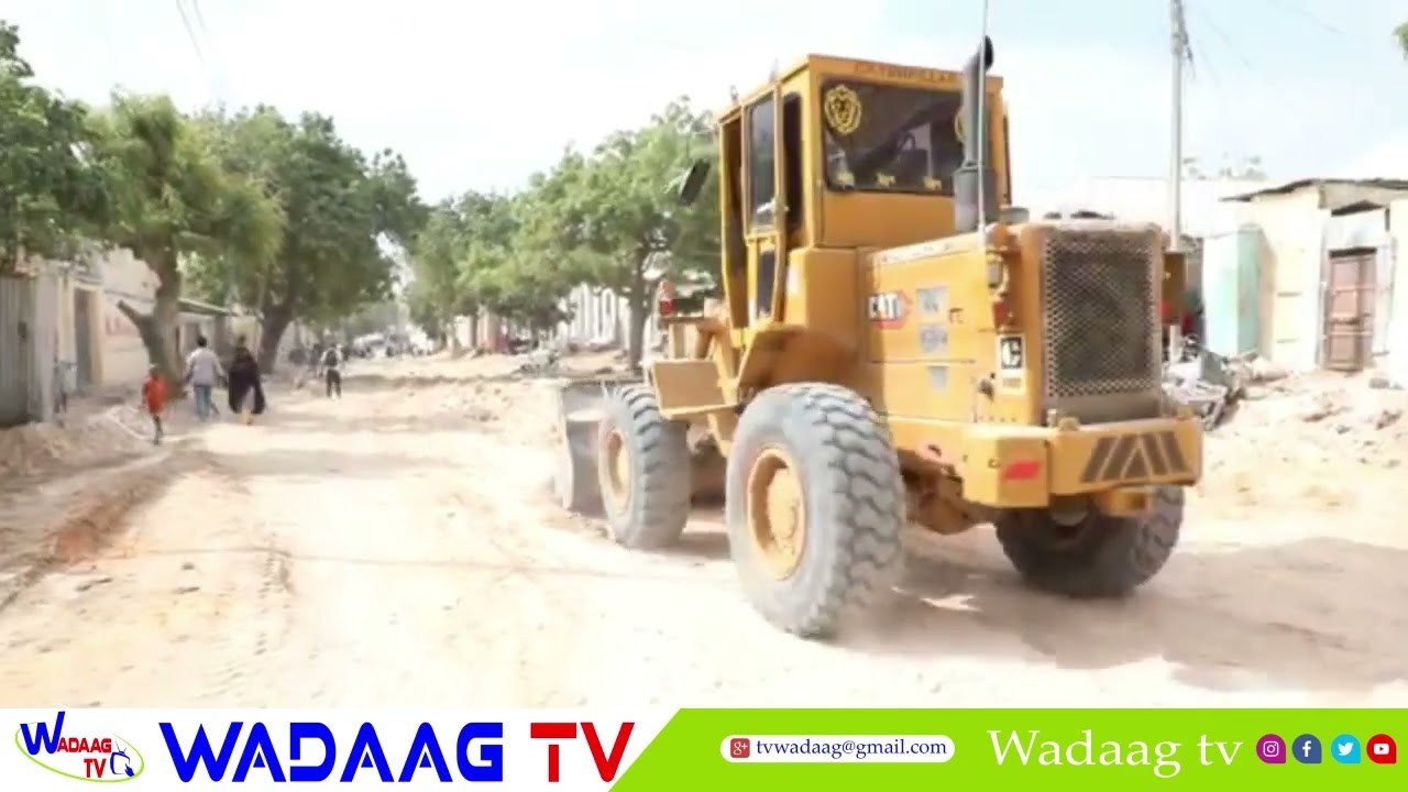 Guddoomiye Ciise Guure ayaa 5 waddo oo Interlock ah ka dhagax dhigay degmada Yaaqshiid ee....