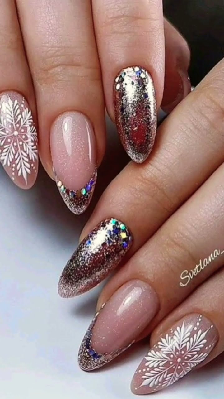 Французский новогодний маникюр