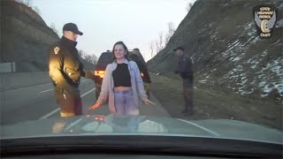 Dashcam | Ohio Police Seize Over $100,000 Worth in Meth From Woman During Traffic Stop