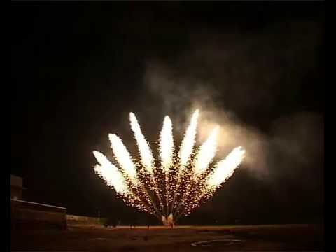 Slo Mo x 2 - Thick Crackling Comet Trails fireworks pizza
