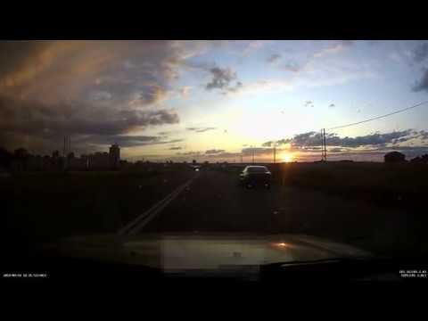 неизвестный объект в небе над москвой 21. в небе над старым осколом. летают самолеты над омском. небо над белгородом в декабре 2022. в небе над старым осколом.