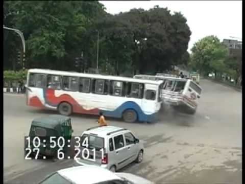 Live Bus Accident, Farmget, Dhaka, Bangladesh