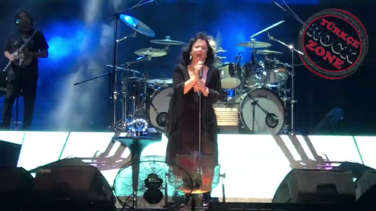 Şebnem - Ya Hep Ya Hiç (2018 Zeytinli Rock Festivali)