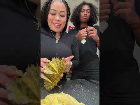 Worlds Stinkiest Fruit - Durian