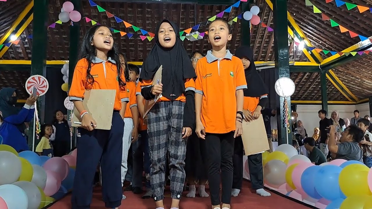 Persembahan Kelas 4 SD Pedagogia - Open House KB-TK-SD Pedagogia & HUT ke-5 SD Pedagogia