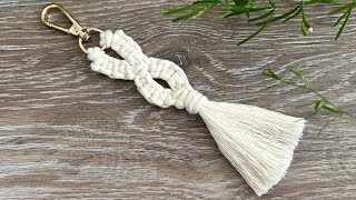 Easy Macrame Keychain Tutorial For Beginners Step-By-Step Infinity Square Knot Pattern