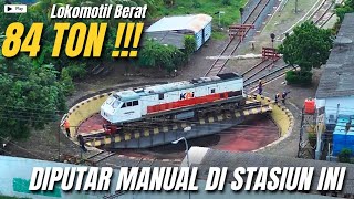 Download Lagu LOKOMOTIF DIPUTAR PAKAI TENAGA MANUSIA DI STASIUN INI MP3