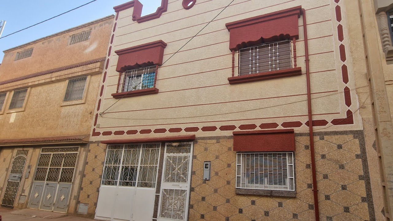 منزل مكون من طابقين بمساحة 72 متر 👌💯الموقع ما بين حي السلام و بنخيران 62 مليون قابل للتفاوض 👉