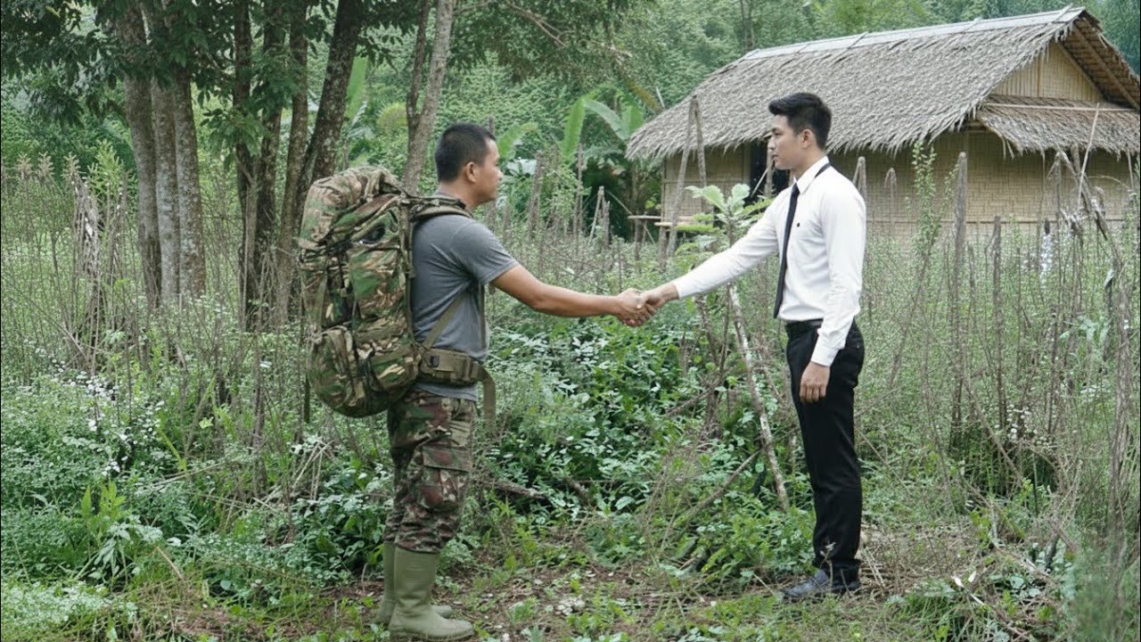 Солдат в программе испытаний покидает городскую жизнь, чтобы жить в джунглях.