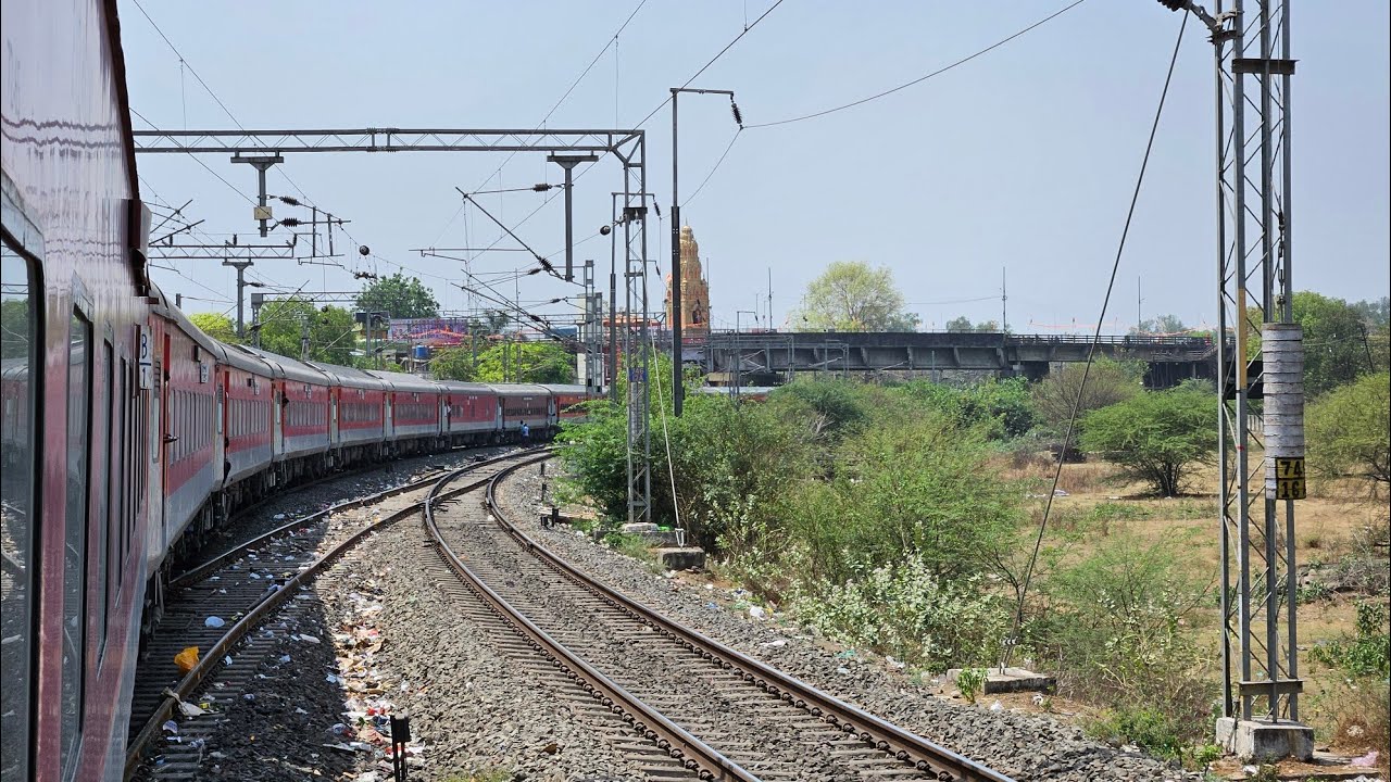 12533 Pushpak Express || Part 1 | Lucknow to Manmmad#indianrailways #travel #train #Lucknow #mumbai