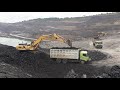 memuat batubara kedalam truk mengunakan exapator pc300 (loading batubara)