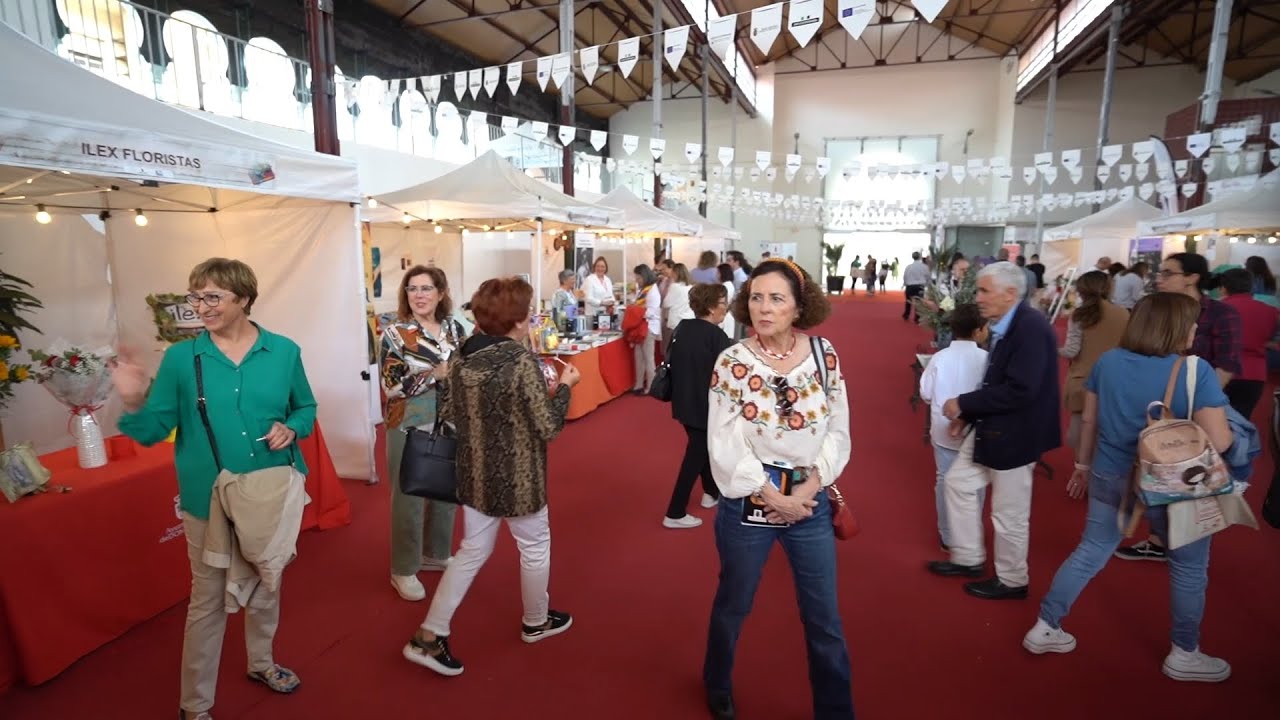 Feria del Libro y de las Flores en Don Benito - YouTube