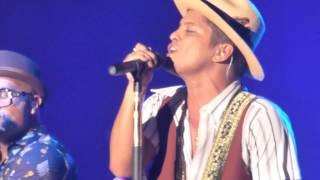 Bruno Mars - Moonshine jungle tour2014 Marry you (in tokyo,japan)m