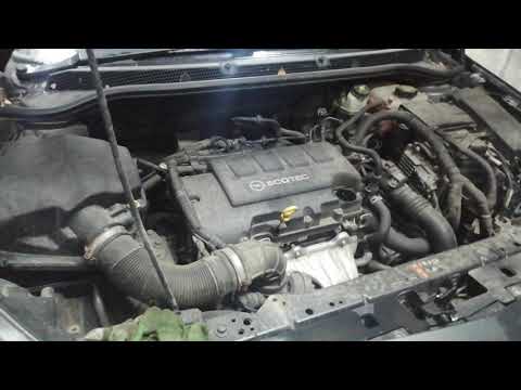 Опель Астра Универсал замена масла в двс и воздушного фильтра